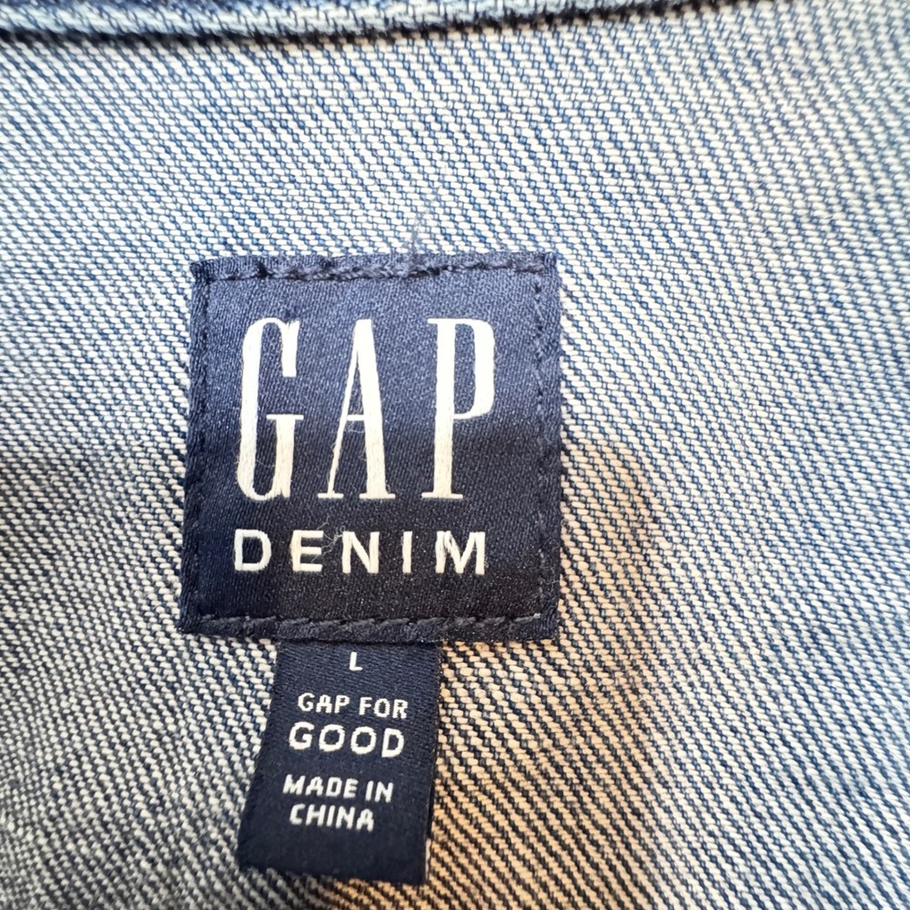 GAP Denim Jacket Womens Large Blue Medium Wash Button Front Trucker Jean Jacket - Picture 2 of 6